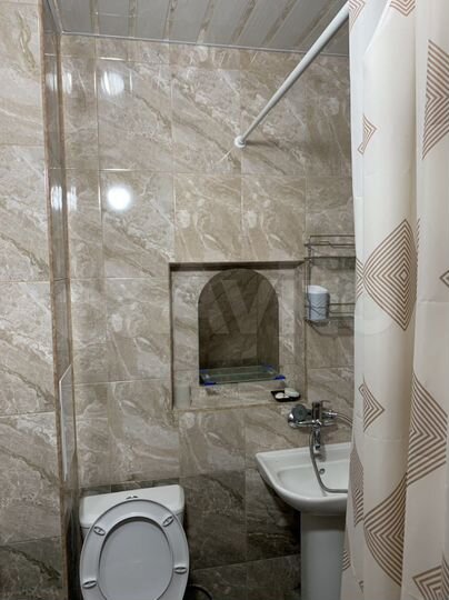 Комната 15 м² в 5-к., 1/3 эт.