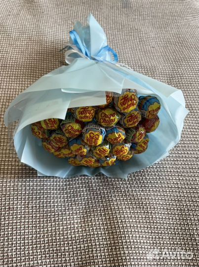 Букет из конфет шоколадок чупа-чупсов, орехов