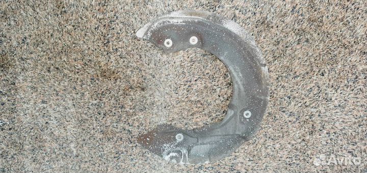 Пыльник тормозного диска пп BMW E92