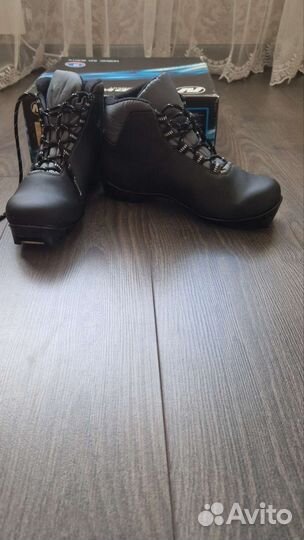 Лыжные ботинки