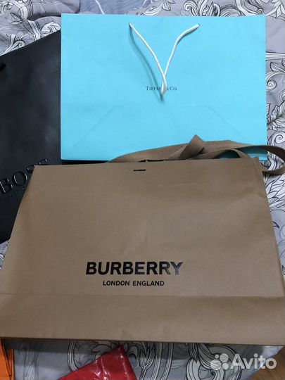 Пакеты фирменные : разные, разных размеров