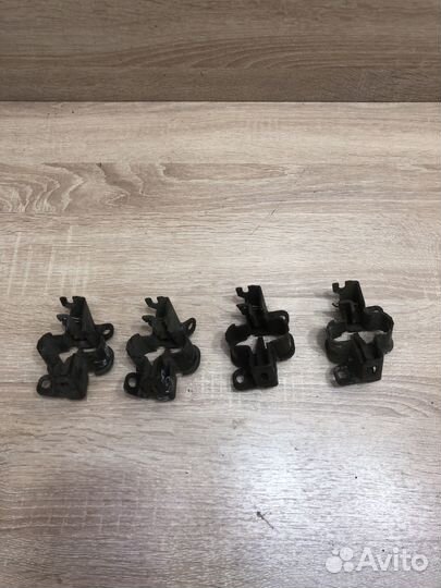 Замок капота Мерседес W203