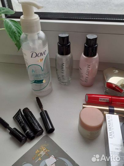 Пустые баночки из под кремов и косметики