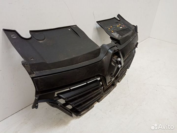 Решетка радиатора Renault Logan 2 2018