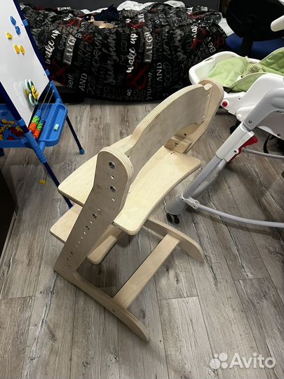 Стульчики для кормления две штуки