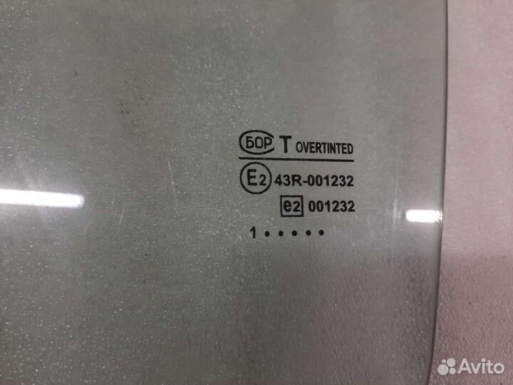 Приора стекло передней двери