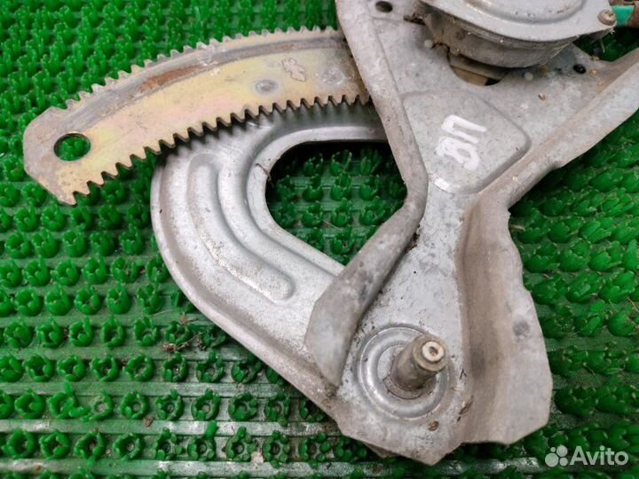 Стеклоподъемник задний правый Daewoo Nexia N100