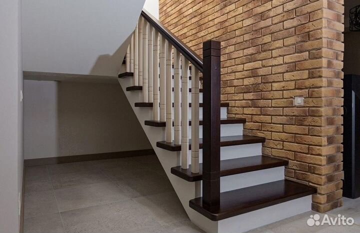 Лестница на второй этаж под ключ