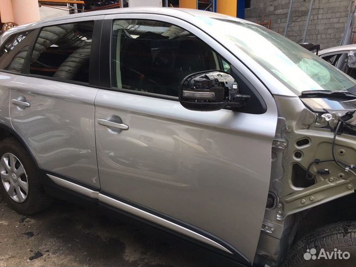 Дверь передняя правая Mitsubishi Outlander 3 GF