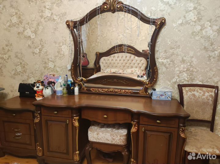 Спальный гарнитур