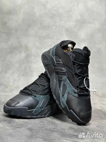 Кроссовки от Adidas