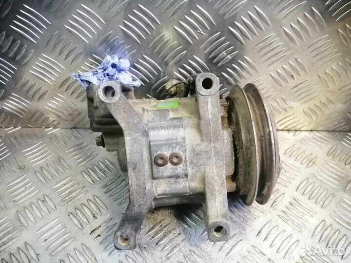 Компрессор кондиционера Nissan X-Trail T30 2.2