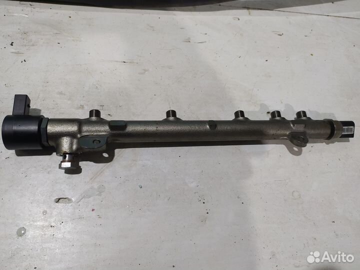 Рейка топливная Mercedes W204 C-class