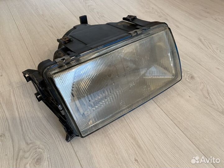 Фара для Audi A100 C3 правая