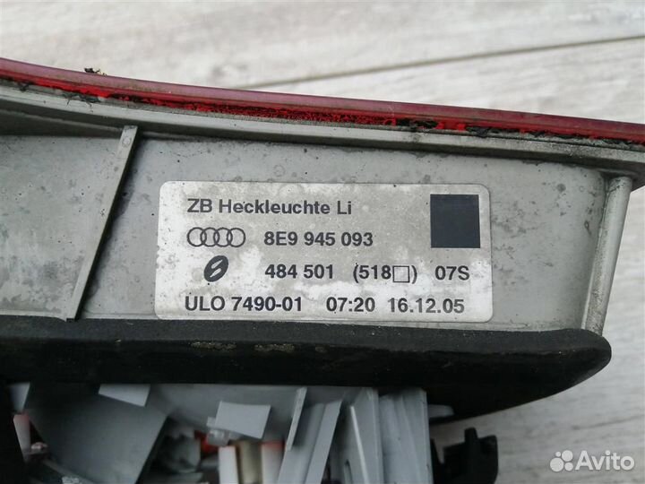 Фонарь левый в крышку багажника Ауди А4 Б7