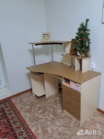 Компьютерный стол