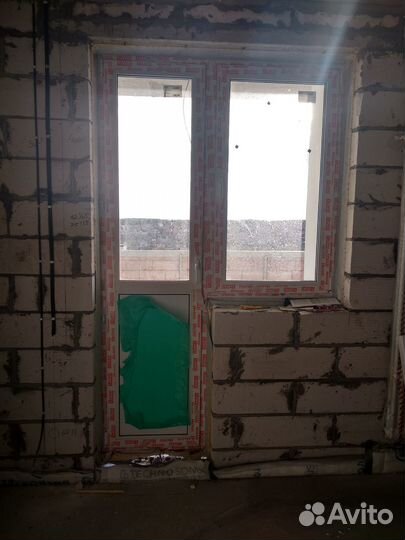 Оконный блок с дверью