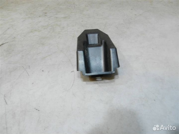 Кронштейн заднего бампера Ford Focus III 2011