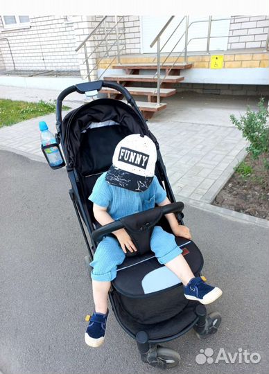 Прогулочная коляска, погремушка в подарок