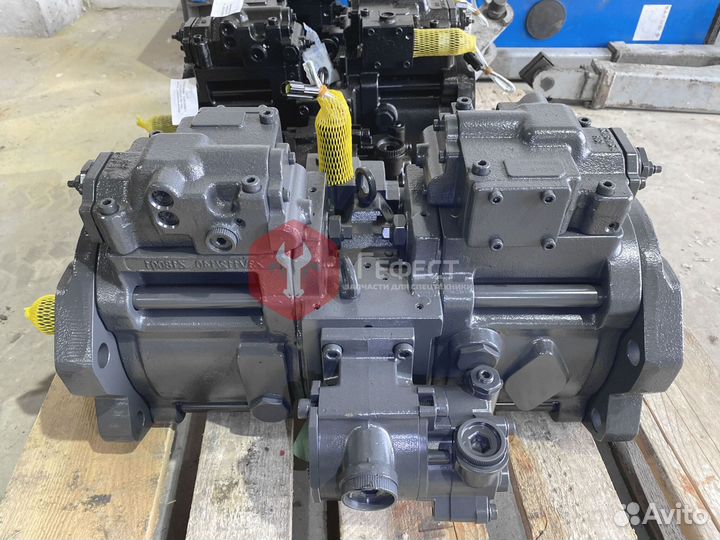 Гидравлический насос Case CX210LR KRJ6199