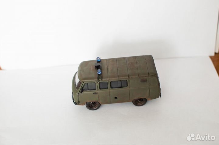Сборная модель автомобиля УАЗ 3909 1/43 Звезда