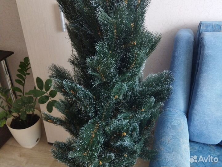 Ель искуственная 2 м. С инеем