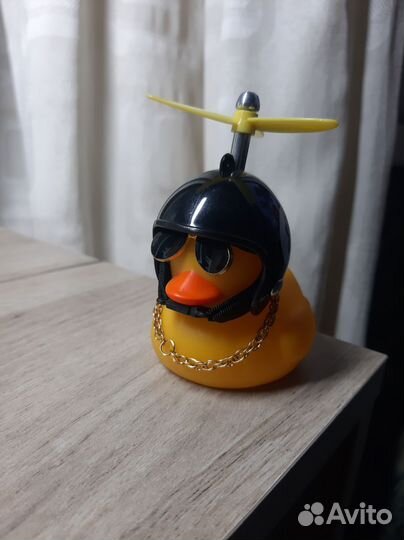 Игрушка(аксессуар) уточка в автомобиль
