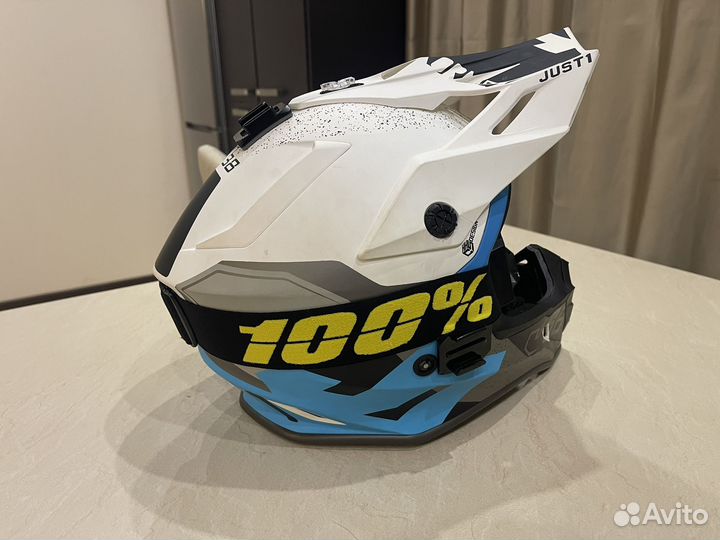 Продам кроссовый шлем just 1 с очками