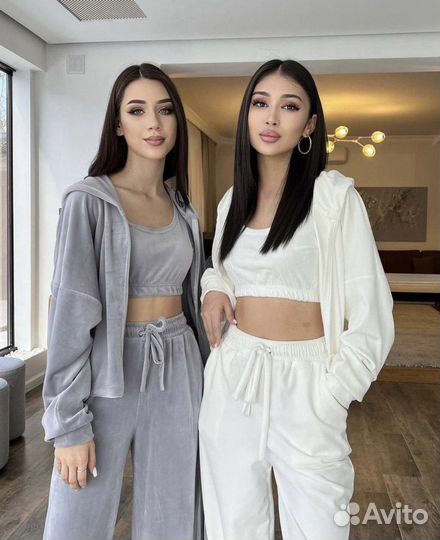 Костюм женский, тройка