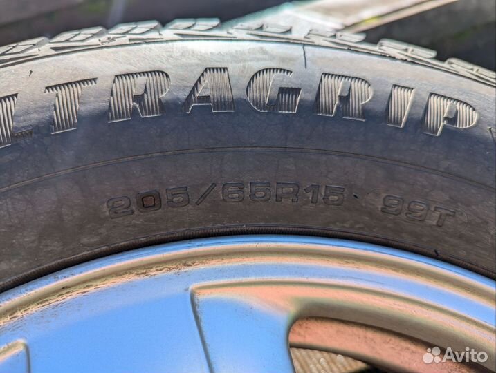 Goodyear UltraGrip Ice 2 205/65 R15 99T