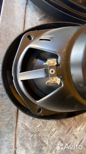 Крепление фишки сломано ,с одной стороны