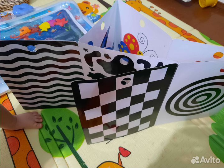 Книжка с картинками Развиваем зрение с рождения