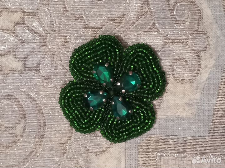 Брошь из бисера 