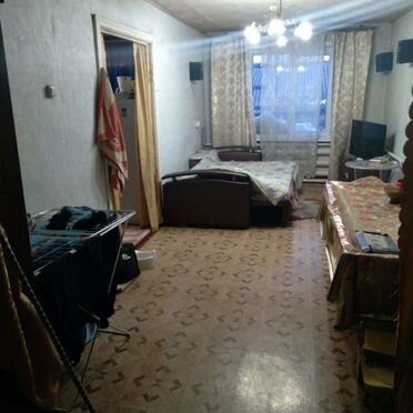 Комната 38 м² в 3-к., 1/1 эт.