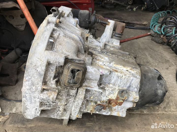 МКПП (механическая коробка переключения передач) R