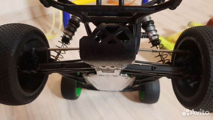 Радиоуправляемая модель 1 10