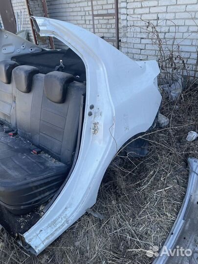 Крыло заднее правое Renault Logan