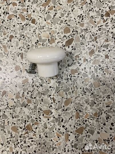 Ручка кнопка белая