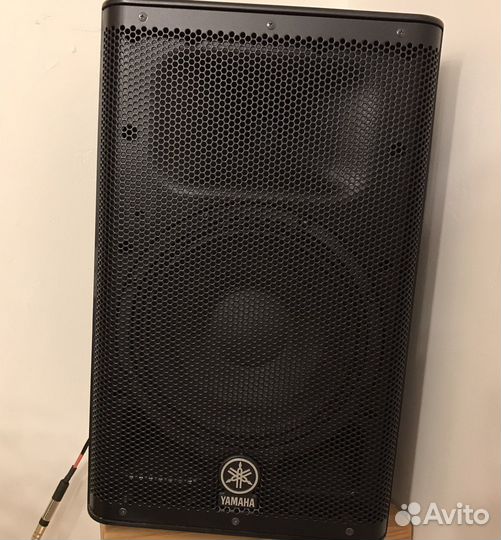 Активные колонки Yamaha DXR10