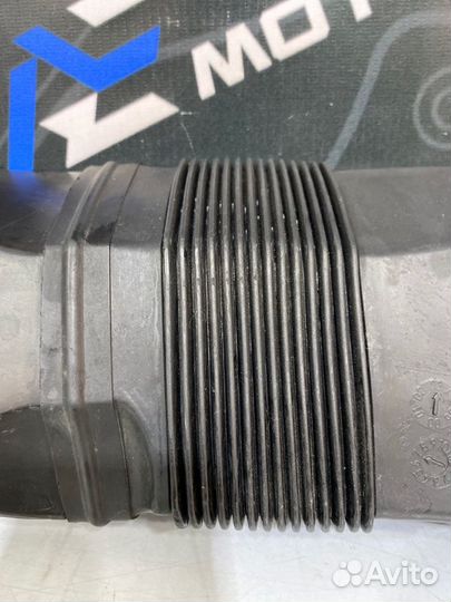 Патрубок воздушного фильтра Audi Allroad C5 BAS