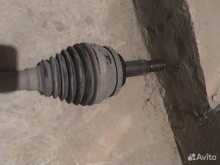 Передний привод правый вокси 2015 г. в. Гибрид