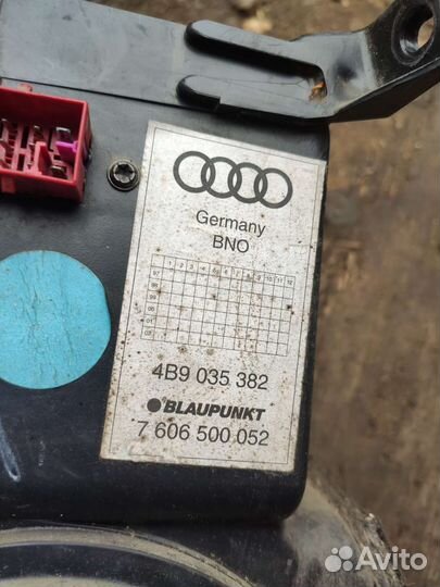 Динамик багажника Audi A6C5 blaupunkt