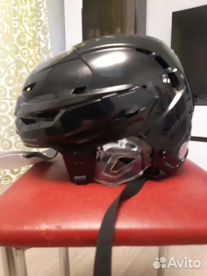Хоккейный шлем