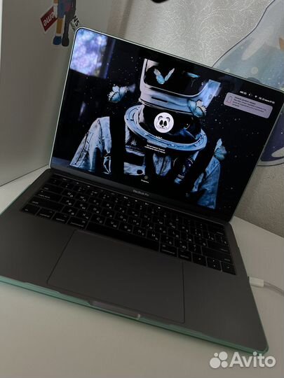 Apple MacBook Pro touch bar 13 2017