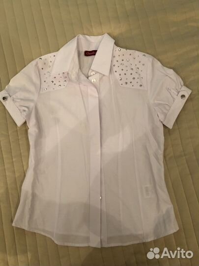 Блузки и рубашки школьные для девочки в ассортимен