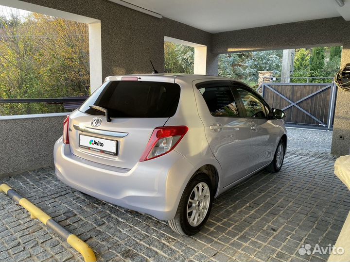 Toyota Vitz 1.0 CVT, 2012, 59 000 км