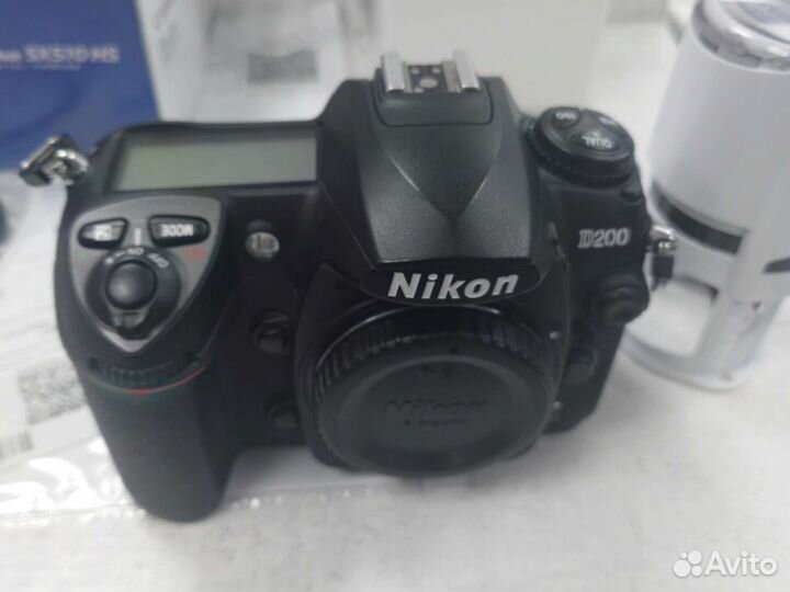 Зеркальный фотоаппарат Nikon d200