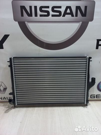 Радиатор охлаждения двигателя основной Renault san