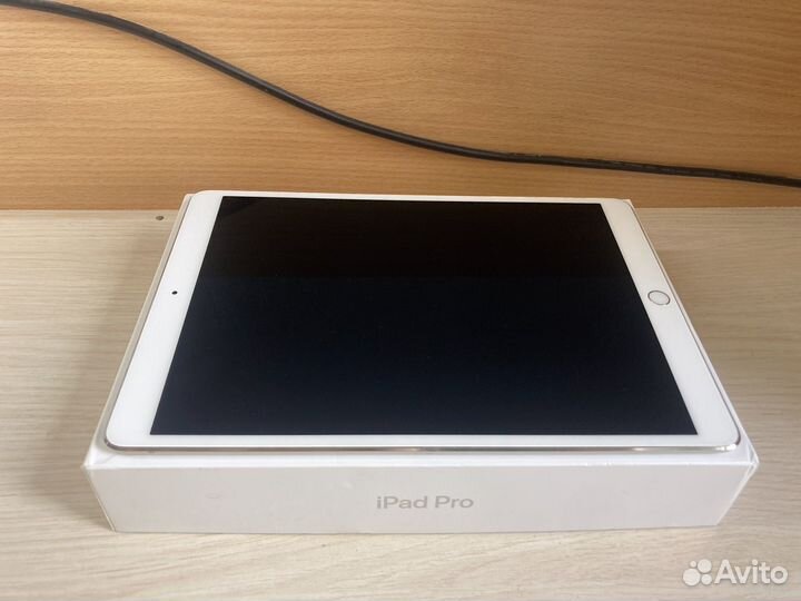 iPad pro 10,5 64Gb всё работает