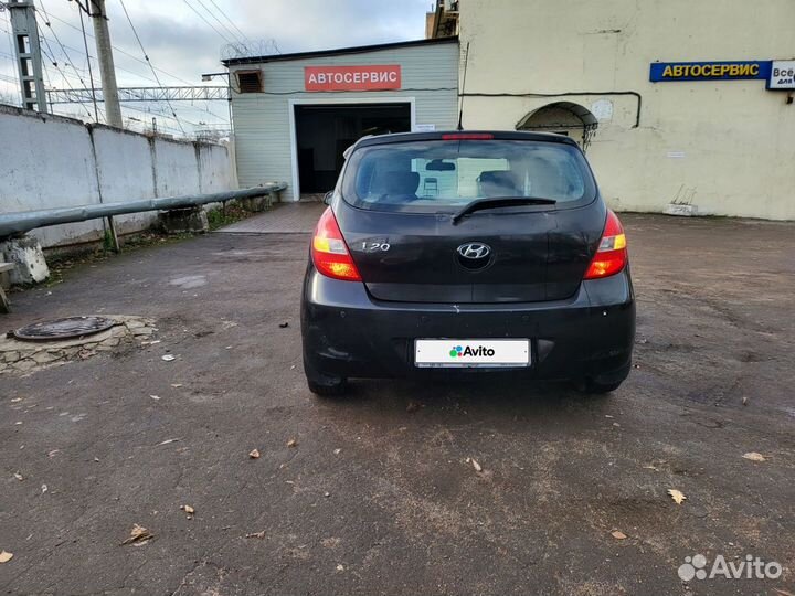 Hyundai i20 1.4 AT, 2011, 200 000 км